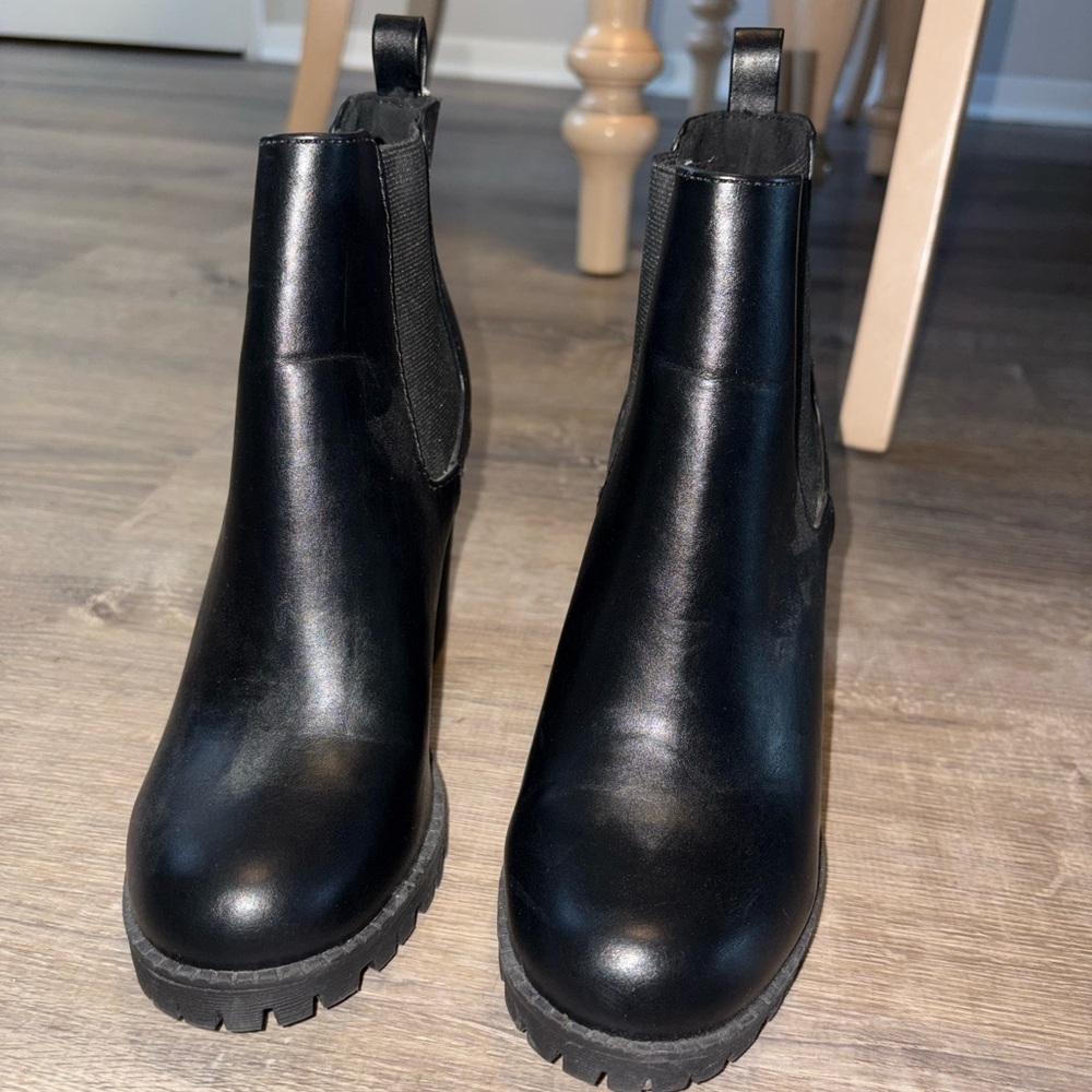 Black Ankle Boots with Block Heel - Picture 2 of 3